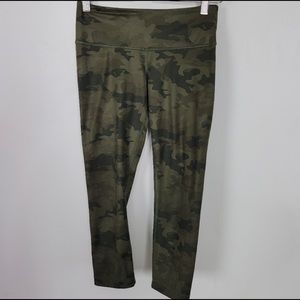 Lululemon Wunder Under Green Camo Crop Size 4